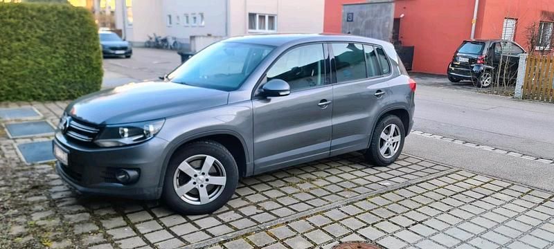 Gebraucht VW Tiguan Trendline 150 PS (110 kW) 2015 Grau SUV