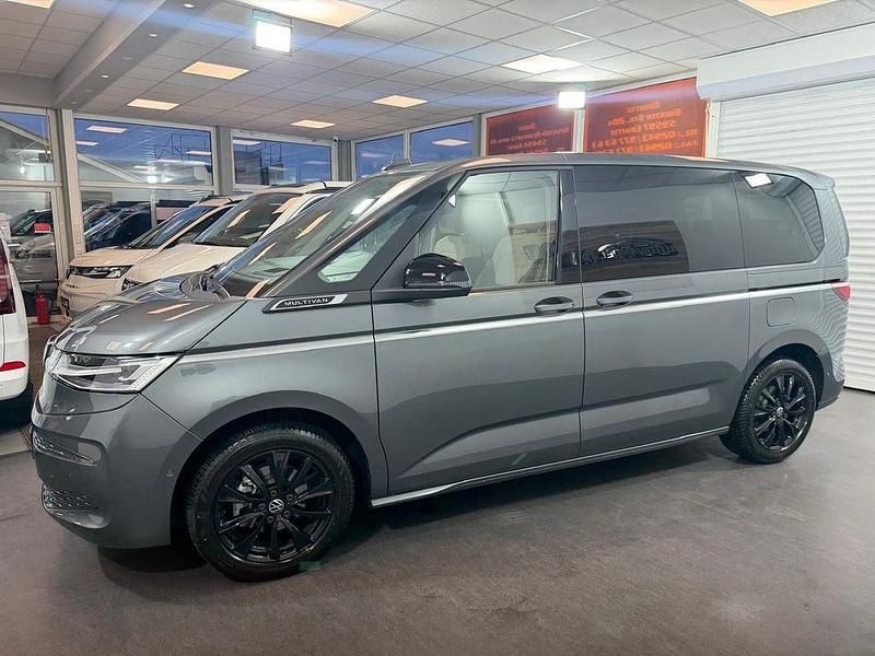 Gebraucht VW Multivan Style 150 PS (110 kW) 2025 Indiumgrau metallic Van
