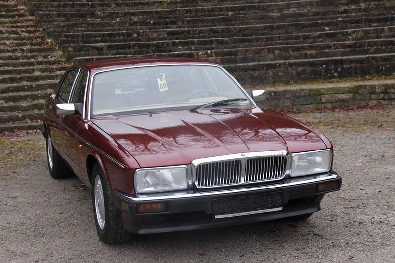 Gebraucht Jaguar XJ40 222 PS (163 kW) 1991 Rot Limousine