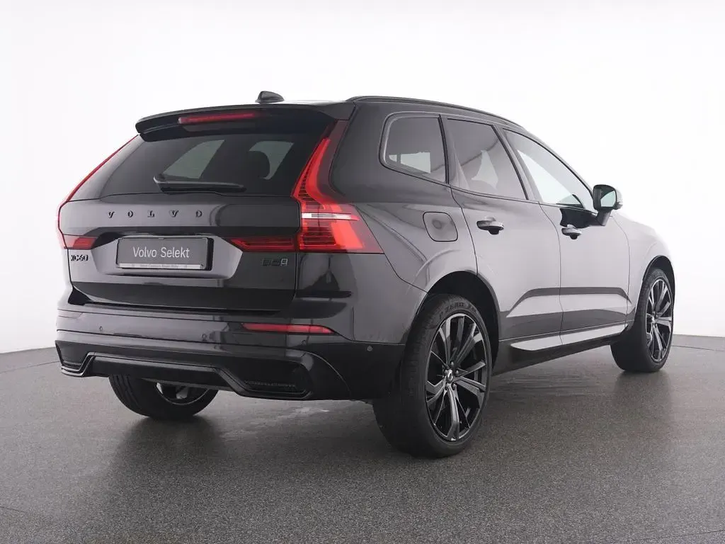 Gebraucht Volvo XC60 Plus 250 PS (183 kW) 2024 Schwarz onyx black / metallic SUV