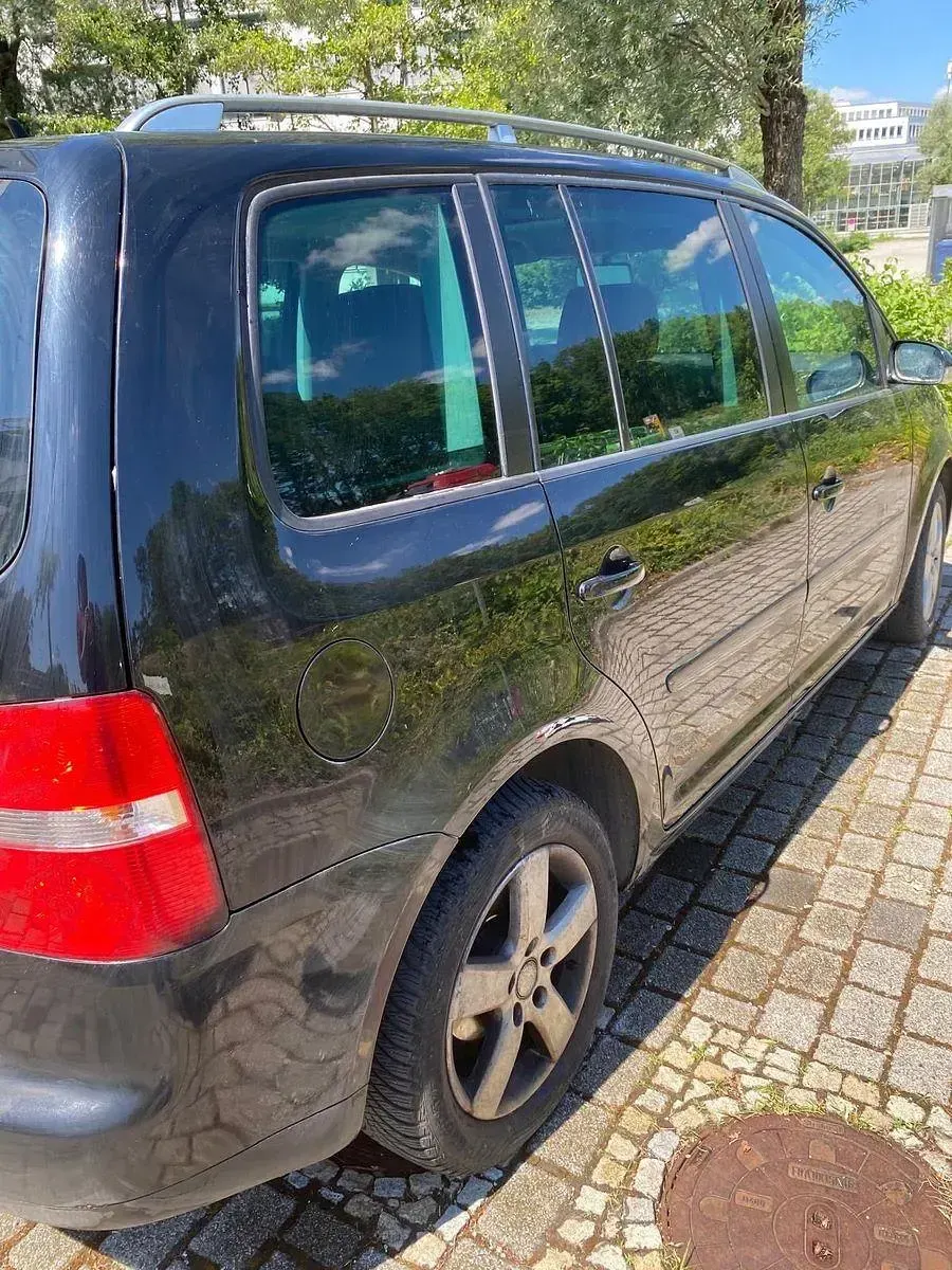 Gebraucht VW Touran Highline 116 PS (85 kW) 2005 Schwarz Van / Kleinbus