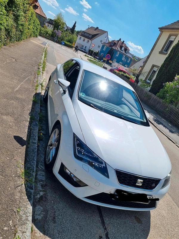 Weiß Gebraucht 2017 Seat Leon FR Limousine | 10.500 € (Superpreis) - Bild 1/4
