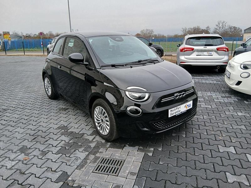 Gebraucht Fiat 500e Action 69 kW (95 PS) 2023 Schwarz Kleinwagen