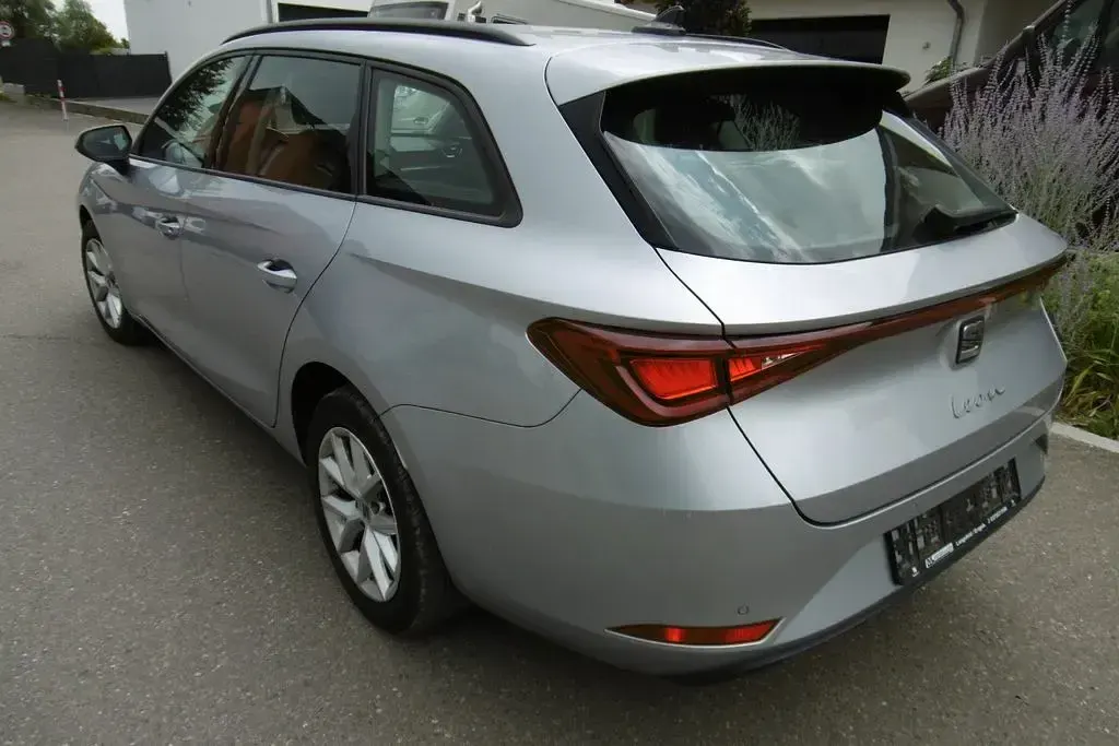 Gebraucht Seat Leon 150 PS (110 kW) 2022 Silber Kombi
