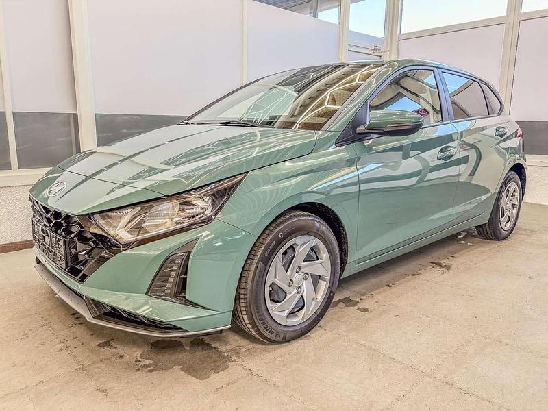 Mangrove green mg2 Neu 2025 Hyundai i20 Comfort Kleinwagen | 19.280 € (Guter Preis) - Bild 1/4