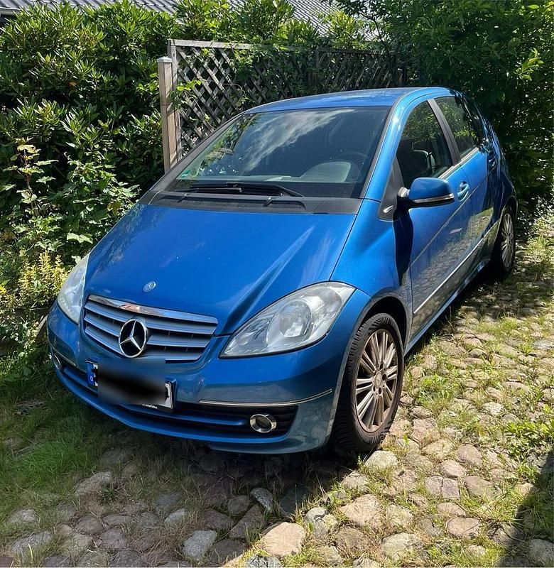 Blau Gebraucht 2009 Mercedes A170 Kleinwagen | 2.400 € (Fairer Preis) - Bild 1/3