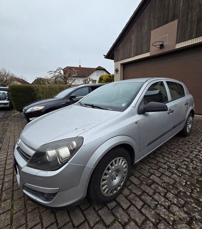 Gebraucht Opel Astra 90 PS (66 kW) 2004 Silber Limousine