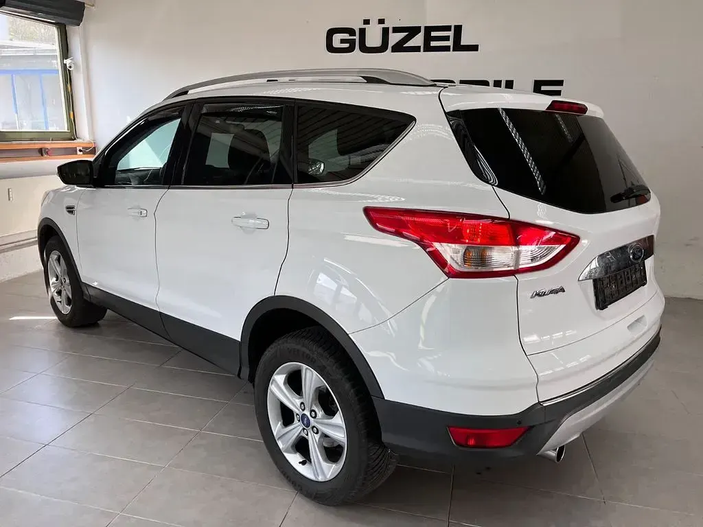 Gebraucht Ford Kuga SYNC Edition 150 PS (110 kW) 2015 Weiß SUV