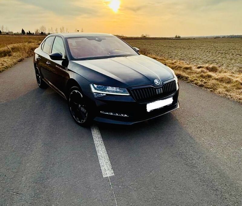 Schwarz Gebraucht 2021 Skoda Superb SportLine Limousine | 28.750 € (Guter Preis) - Bild 1/4