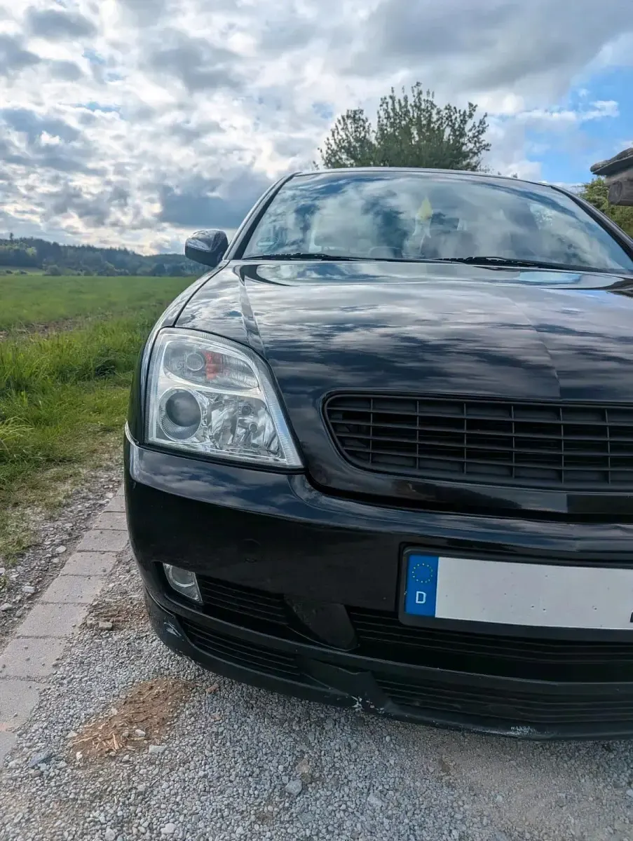 Begagnad Opel Vectra Style 147 HK (108 kW) 2003 Svart Sedan