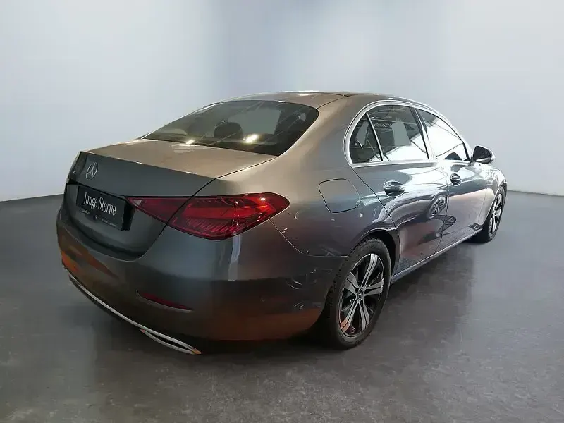 Gebraucht Mercedes C200 Avantgarde 163 PS (119 kW) 2024 Grau Limousine