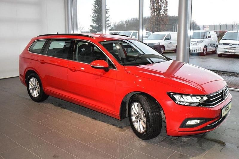 Gebraucht VW Passat Business+ 120 PS (88 kW) 2020 Polsterfarbe: schwarz Kombi