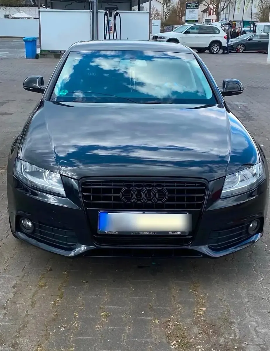 Gebraucht Audi A4 120 PS (88 kW) 2009 Schwarz Limousine