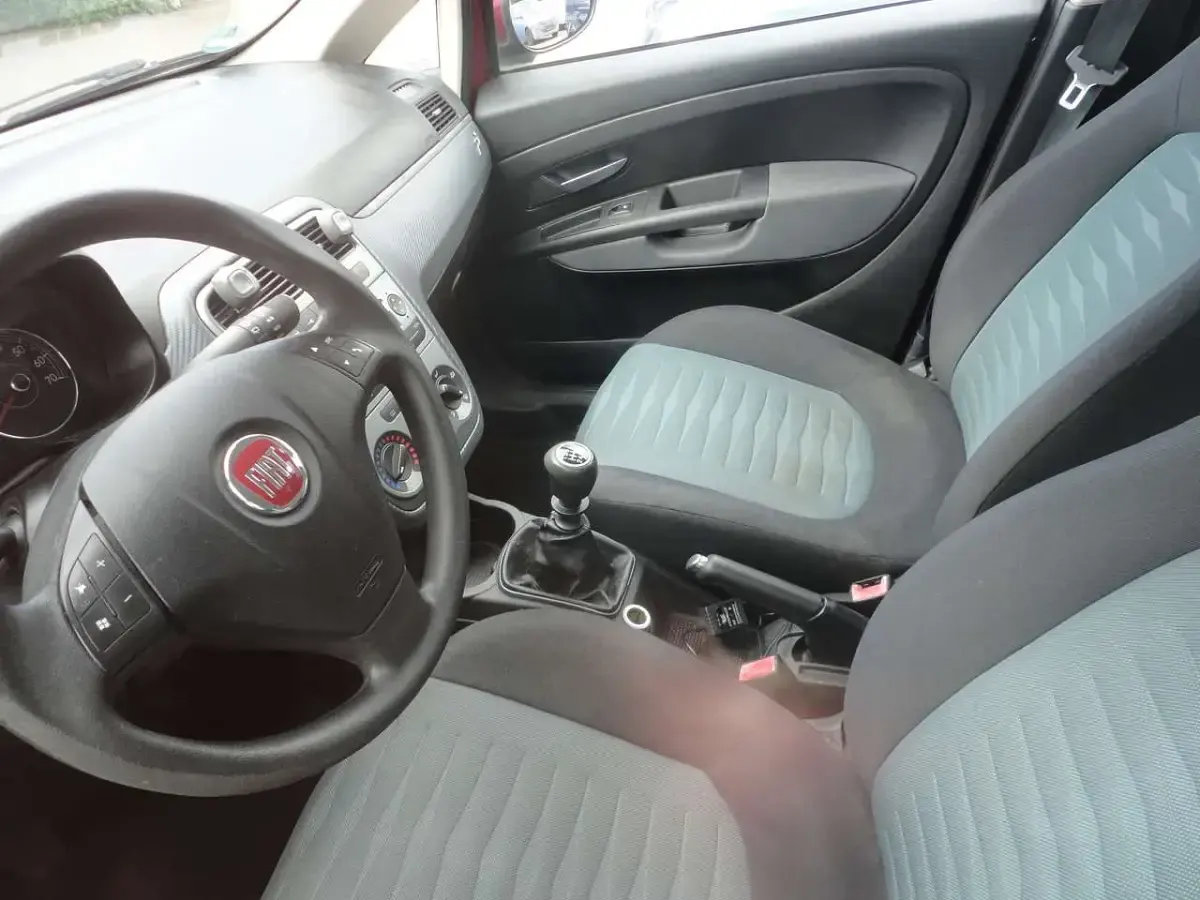 Gebraucht Fiat Grande Punto Dynamic 95 PS (69 kW) 2009 Amarantrot Kleinwagen