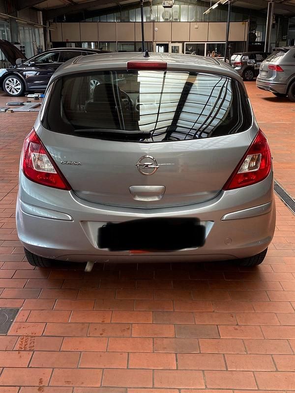 Gebraucht Opel Corsa 86 PS (63 kW) 2011 Silber Kleinwagen