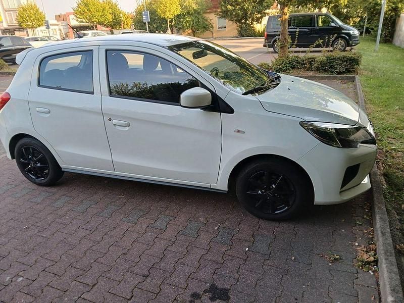 Weiß Gebraucht 2020 Mitsubishi Space Star Limousine | 7.489 € (Fairer Preis) - Bild 1/4