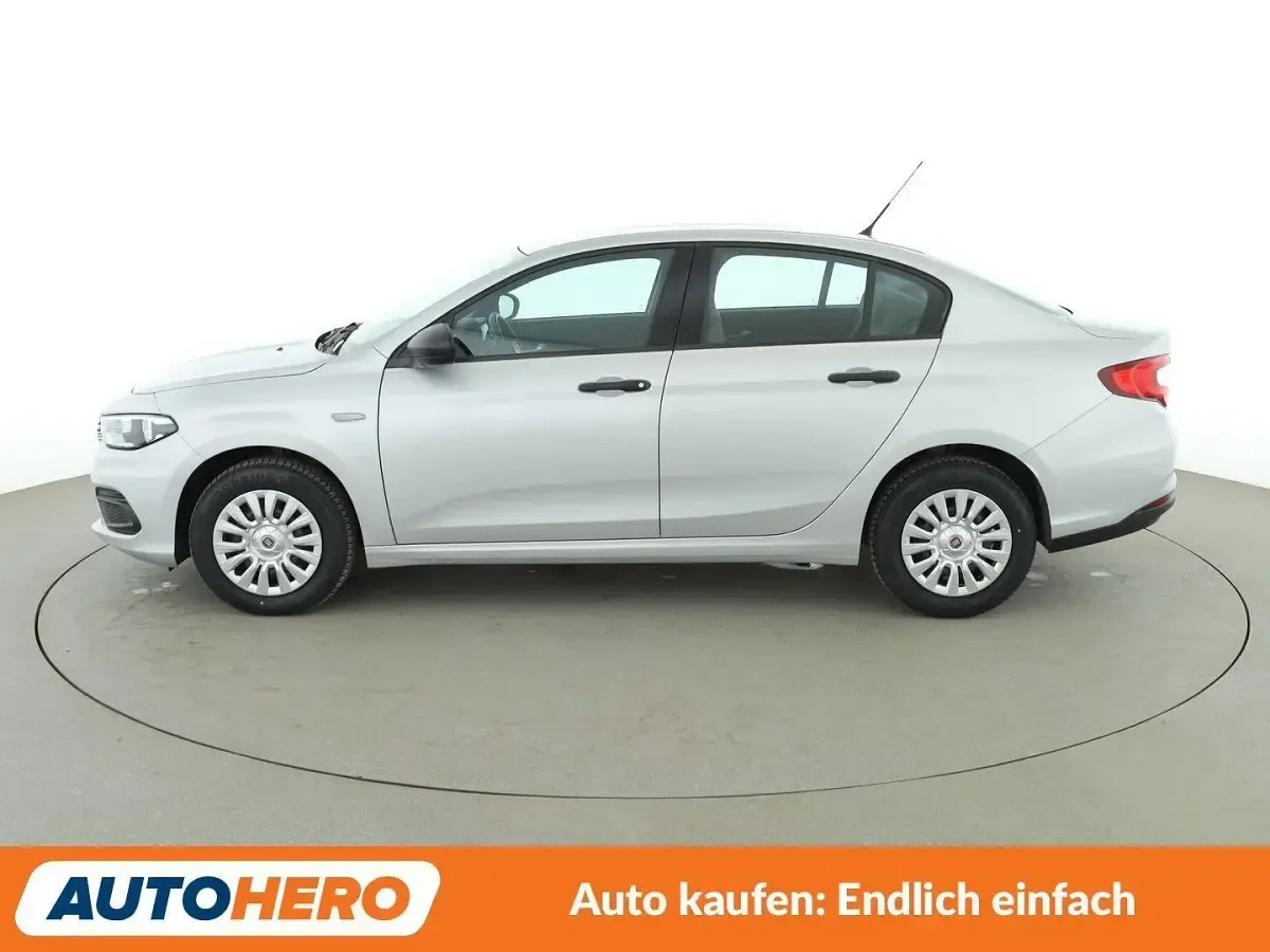 Usado Fiat Tipo Pop 95 CV (69 kW) 2016 Gris Berlina