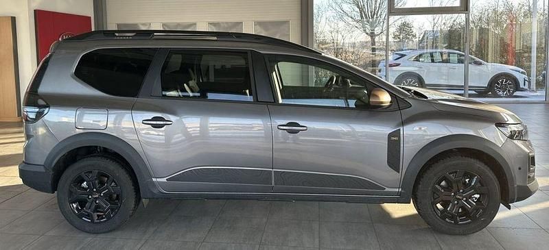 Neu Dacia Jogger Extreme 155 PS (114 kW) 2026 Grau Van / Kleinbus