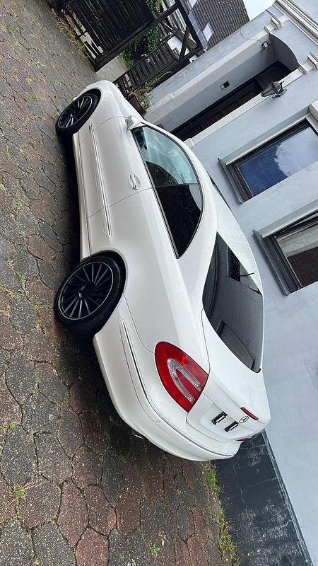 Gebraucht Mercedes CLK320 218 PS (160 kW) 2003 Weiß Coupé