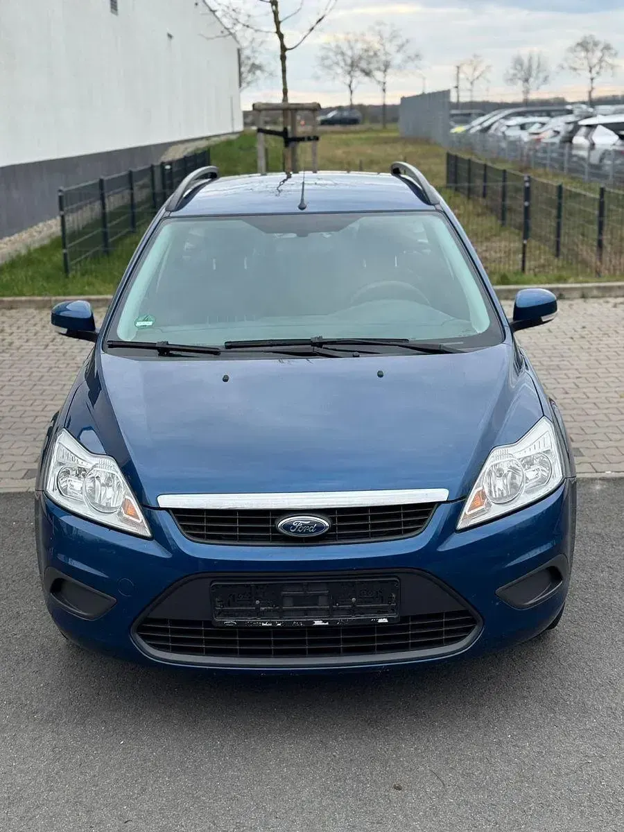 Gebraucht Ford Focus 101 PS (74 kW) 2010 Blau Kombi