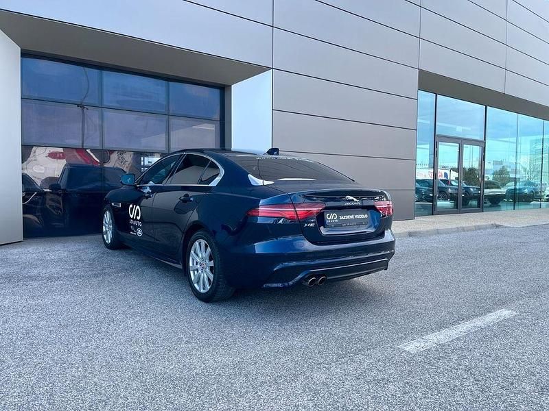 Gebraucht Jaguar XE R-Dynamic 179 PS (131 kW) 2020 Blau Limousine