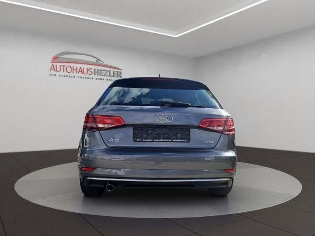 Gebraucht Audi A3 Design 116 PS (85 kW) 2018 Grau Limousine