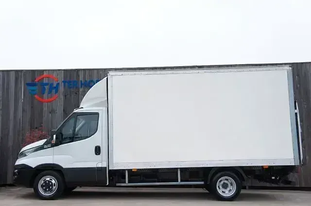 Second-hand Iveco Daily 156 CP (114 kW) 2018 Alb