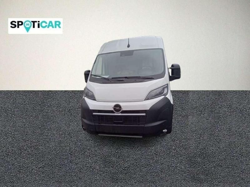 Weiss icy Gebraucht 2024 Opel Movano Van | 35.990 € (Etwas zu teuer) - Bild 1/4