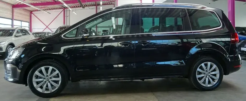 Gebraucht VW Sharan 150 PS (110 kW) 2022 Schwarz Van / Kleinbus