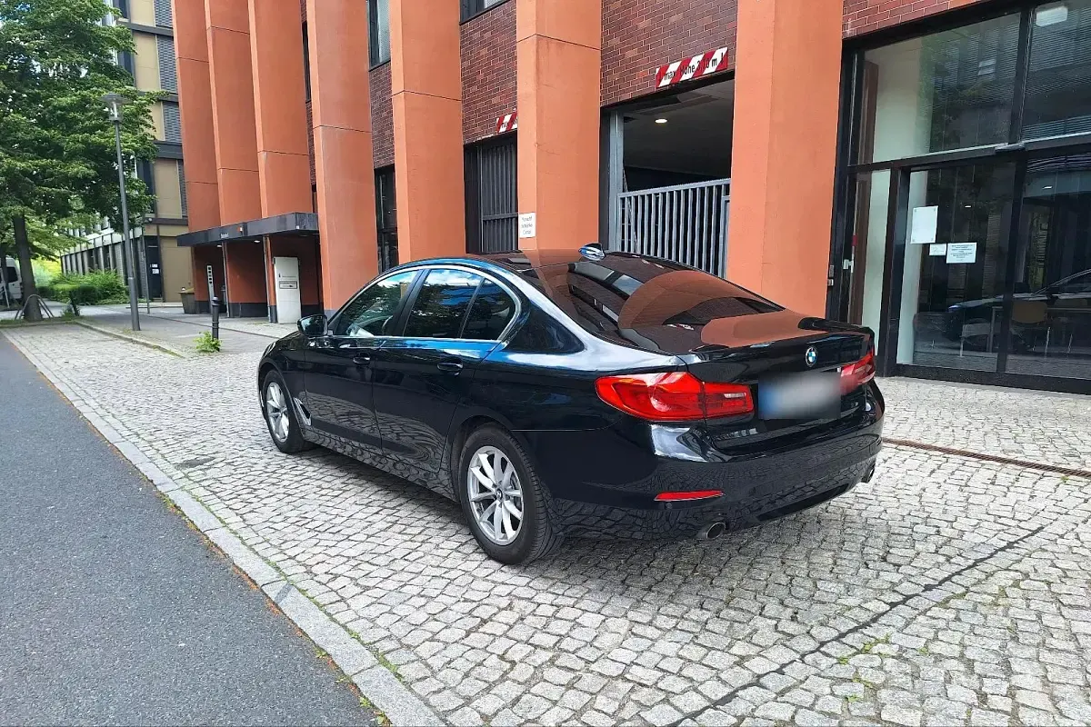 Gebraucht BMW 520 185 PS (136 kW) 2018 Schwarz Limousine