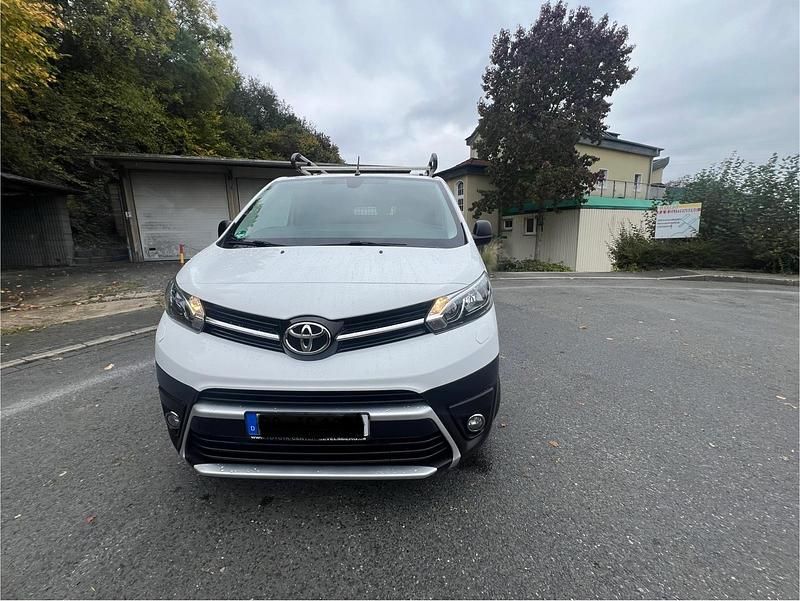 Weiß Gebraucht 2022 Toyota Proace Van | 20.200 € (Superpreis) - Bild 1/4