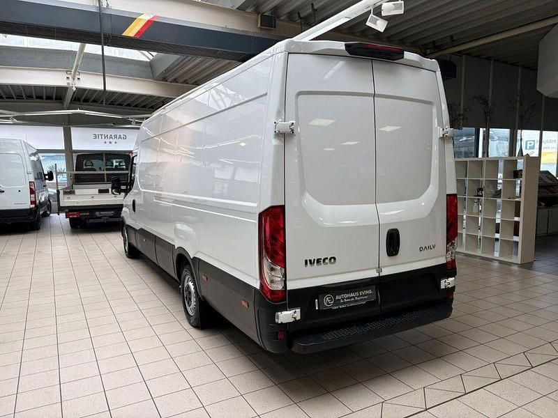Gebraucht Iveco Daily 155 PS (114 kW) 2023 Weiß Van / Kleinbus
