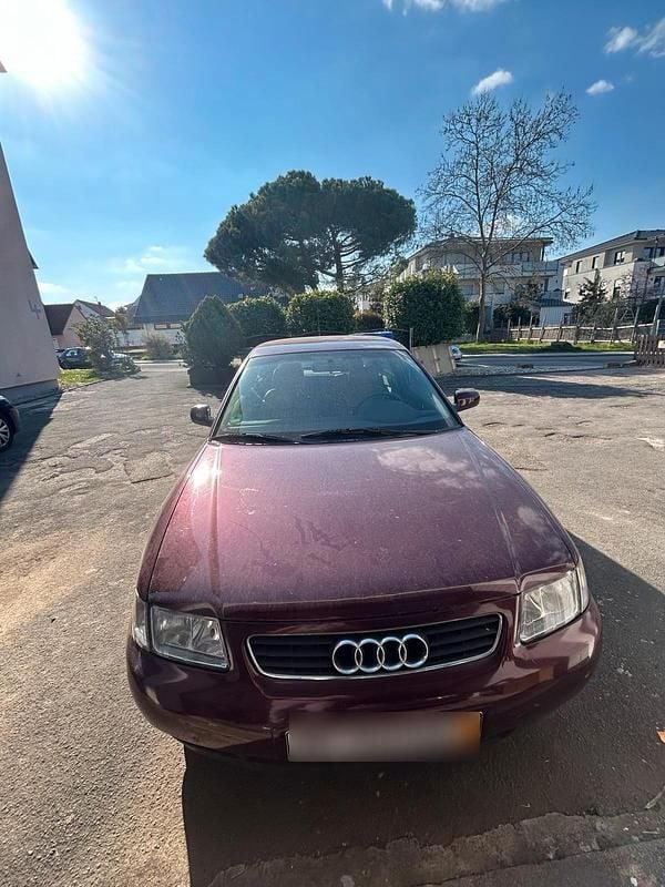 Gebraucht Audi A3 125 PS (91 kW) 1997 Rot Kleinwagen