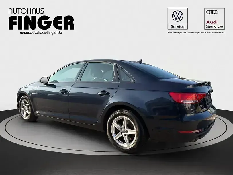 Używany Audi A4 Ambiente 190 KM (139 kW) 2018 Niebieski Sedan/Limuzyna