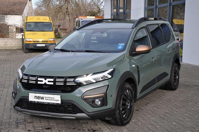 Gebraucht Dacia Jogger Extreme 110 PS (80 kW) 2024 Safarigrau Van / Kleinbus