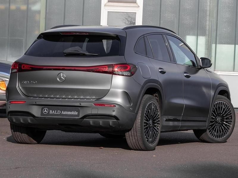 Gebraucht Mercedes EQA250 AMG 139 kW (190 PS) 2022 Manufaktur magno lack manufaktur mountaingrau magn SUV