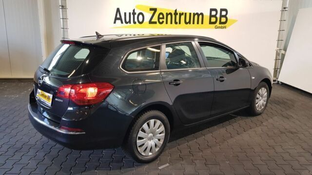 Gebraucht Opel Astra Edition 110 PS (80 kW) 2014 Schwarz metallic Kombi