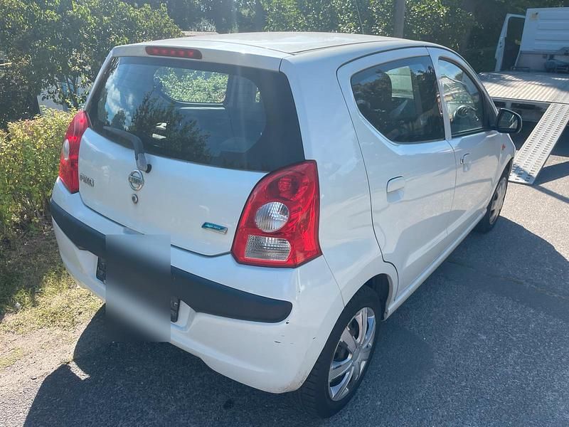 Gebraucht Nissan Pixo 68 PS (50 kW) 2010 Weiß Kleinwagen