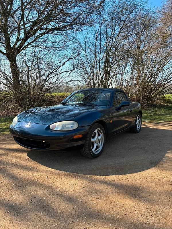 Second-hand Mazda MX5 110 CP (80 kW) 2000 Albastru Cabrio