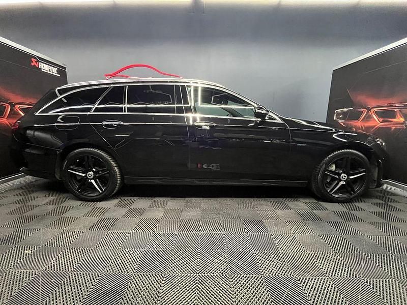 Gebraucht Mercedes E300 AMG 194 PS (142 kW) 2020 Schwarz Limousine
