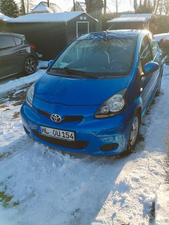 Gebraucht Toyota Aygo 68 PS (50 kW) 2009 Blau Kleinwagen