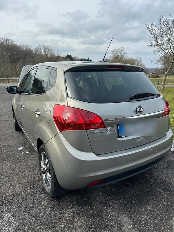 Gebraucht Kia Venga 125 PS (91 kW) 2016 Grau Kleinwagen