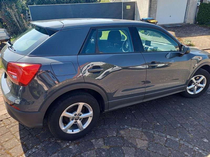 Usata Audi Q2 116 CV (85 kW) 2018 Grigio SUV