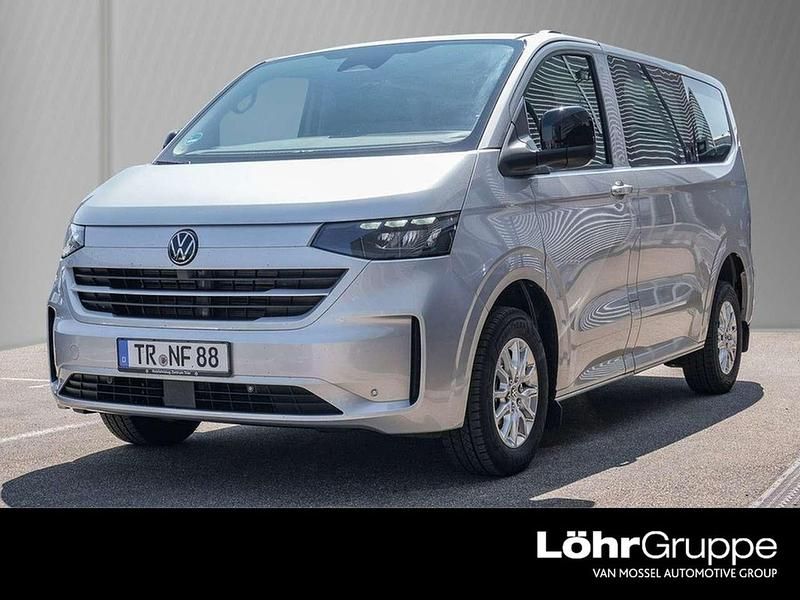 Gebraucht VW T7 Life 150 PS (110 kW) 2025 Light grey metallic Van