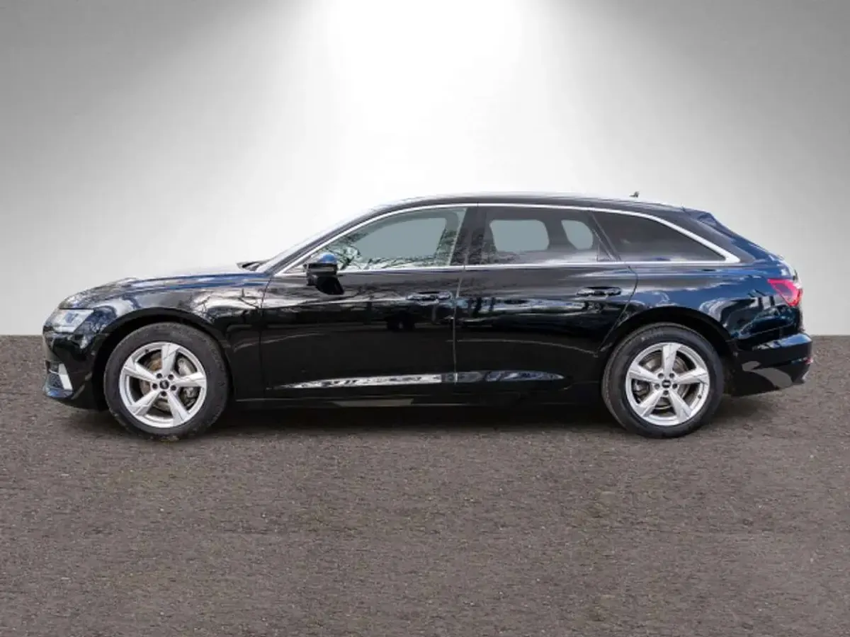 Second-hand Audi A6 Sport 204 CP (150 kW) 2023 Negru Break