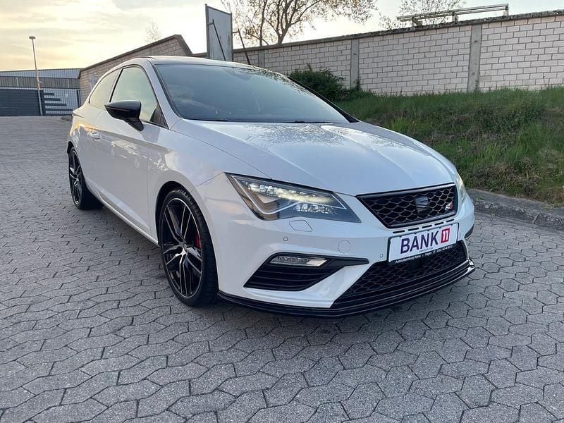 Weiß Gebraucht 2017 Cupra Leon Coupé | 18.990 € (Guter Preis) - Bild 1/4