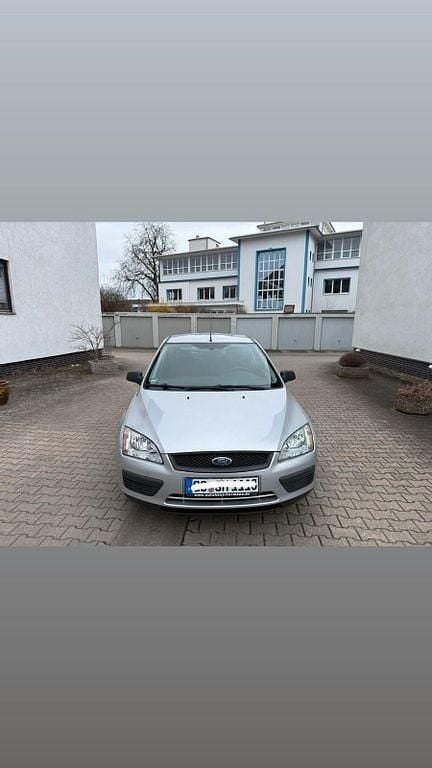 Gebraucht Ford Focus 101 PS (74 kW) 2006 Silber Limousine