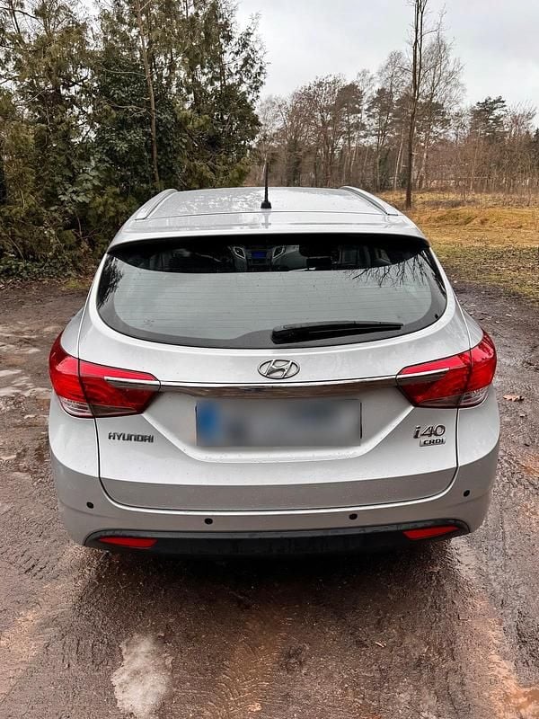 Gebraucht Hyundai i40 136 PS (100 kW) 2015 Silber Kombi