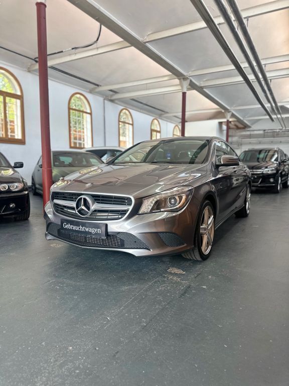 Grau Gebraucht 2015 Mercedes CLA180 Limousine | 12.490 € (Fairer Preis) - Bild 1/4
