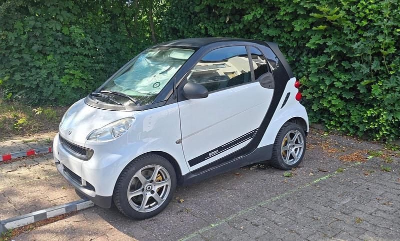 Weiß Gebraucht 2007 Smart ForTwo Coupé Kleinwagen | 2.850 € (Guter Preis) - Bild 1/4